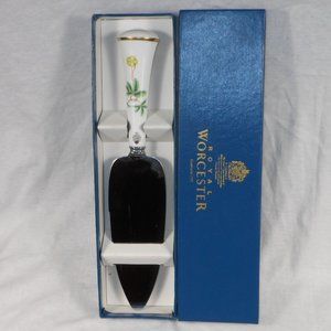 Stainless Steele cake slicer/server from Royal Worcester UK
